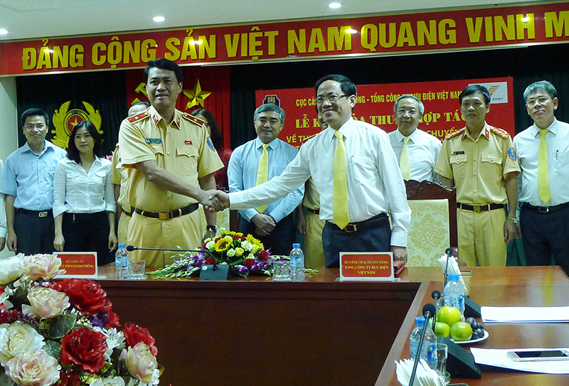 Thu tiền phạt vi phạm giao thông qua bưu điện