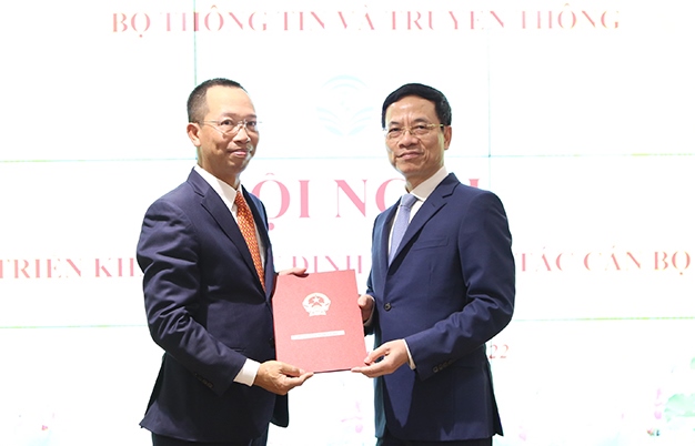 Bộ Thông tin và Truyền thông triển khai các quyết định về công tác cán bộ - Ảnh 3. Bộ Thông tin và Truyền thông triển khai các quyết định về công tác cán bộ - Ảnh 3.