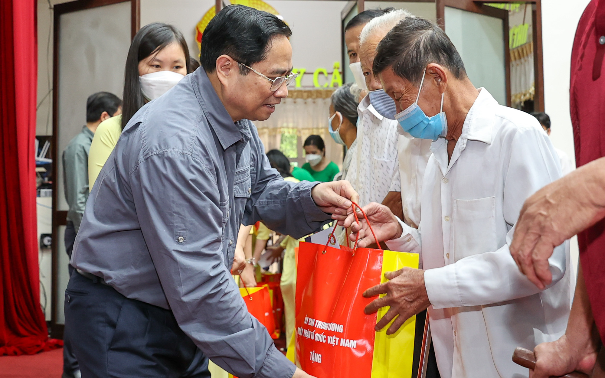 Thủ tướng Phạm Minh Chính: Đón người dân về quê an toàn, chăm lo để mọi người đều có Tết, bù đắp những khó khăn, mất mát do dịch bệnh