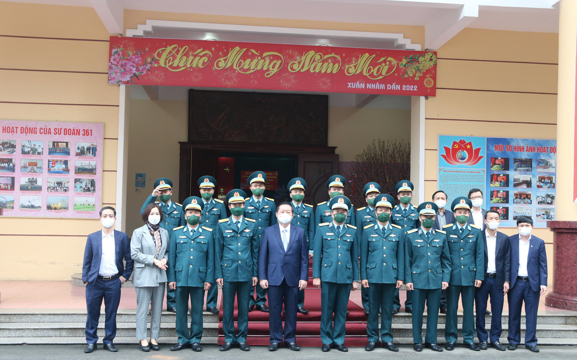 Trưởng ban Tuyên giáo Trung ương thăm, chúc Tết gia đình các đồng chí nguyên lãnh đạo Đảng, Nhà nước 