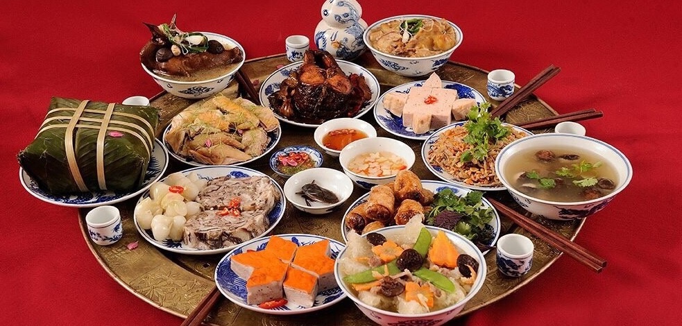 Hà Nội là thủ đô văn hóa và ẩm thực của Việt Nam. Với nhiều món ăn đặc sản nổi tiếng được chế biến tinh Xảo, như bún chả, phở, bánh cuốn, ẩm thực Hà Thành là điểm đến lý tưởng cho những người yêu ẩm thực.