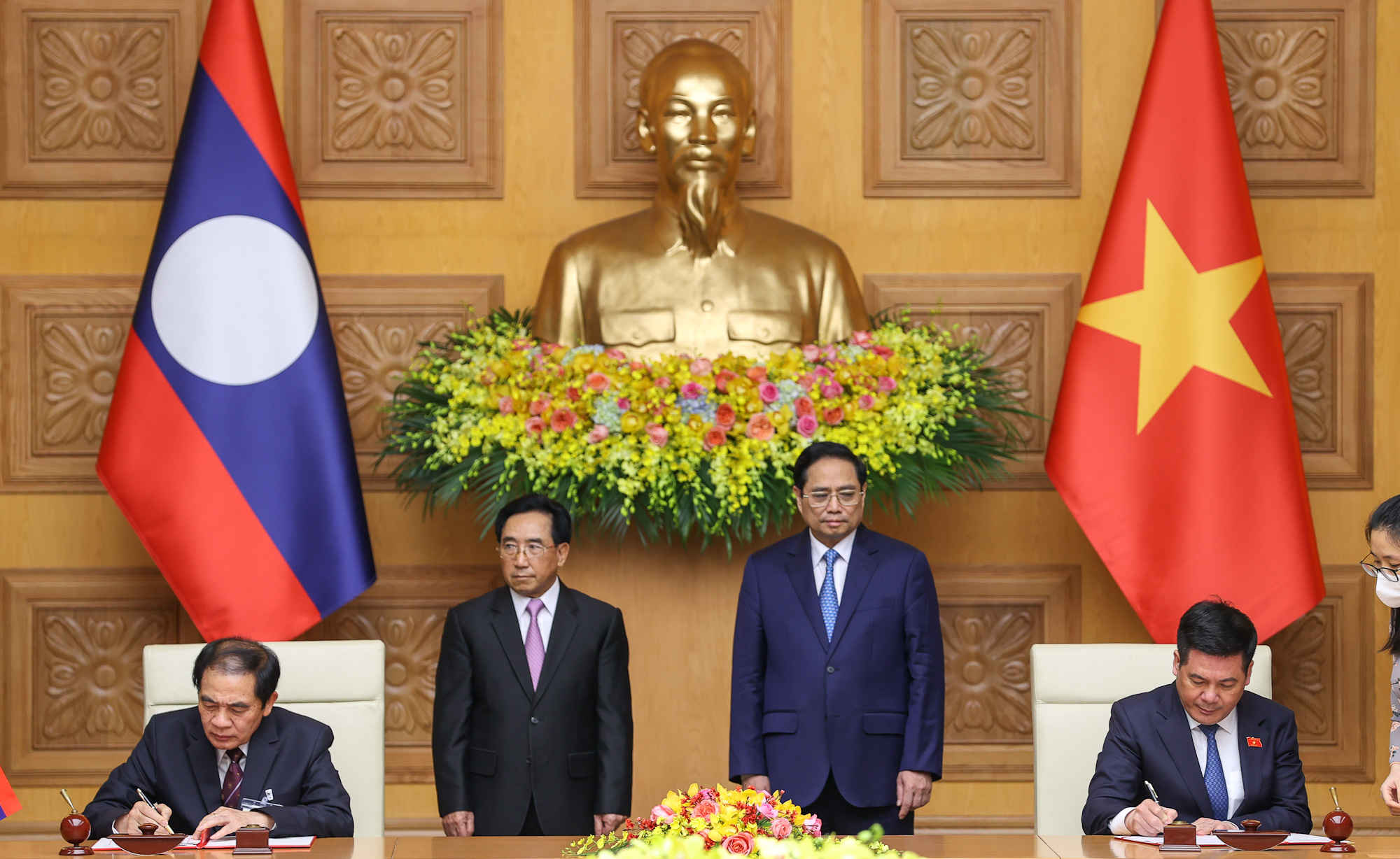 Đẩy mạnh kết nối kinh tế Việt Nam-Lào, giúp Lào có kết nối ra biển - Ảnh 6.