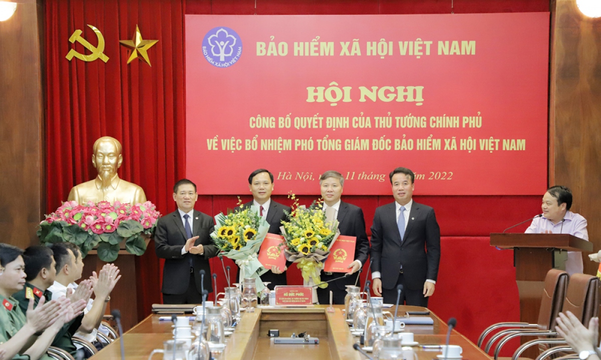 Công bố quyết định của Thủ tướng Chính phủ về công tác cán bộ - Ảnh 1. Công bố quyết định của Thủ tướng Chính phủ về công tác cán bộ - Ảnh 1.