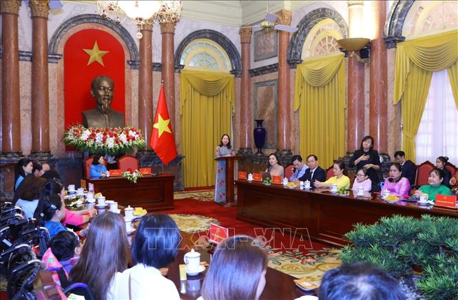 Phó Chủ tịch nước Võ Thị Ánh Xuân gặp mặt Đoàn đại biểu phụ nữ khuyết tật tiêu biểu - Ảnh 1.