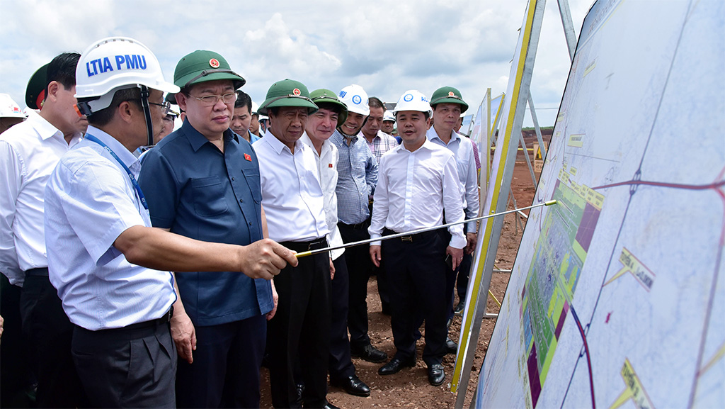 Chủ tịch Quốc hội Vương Đình Huệ kiểm tra Dự án đầu tư xây dựng Cảng Hàng không quốc tế Long Thành - Ảnh 3.