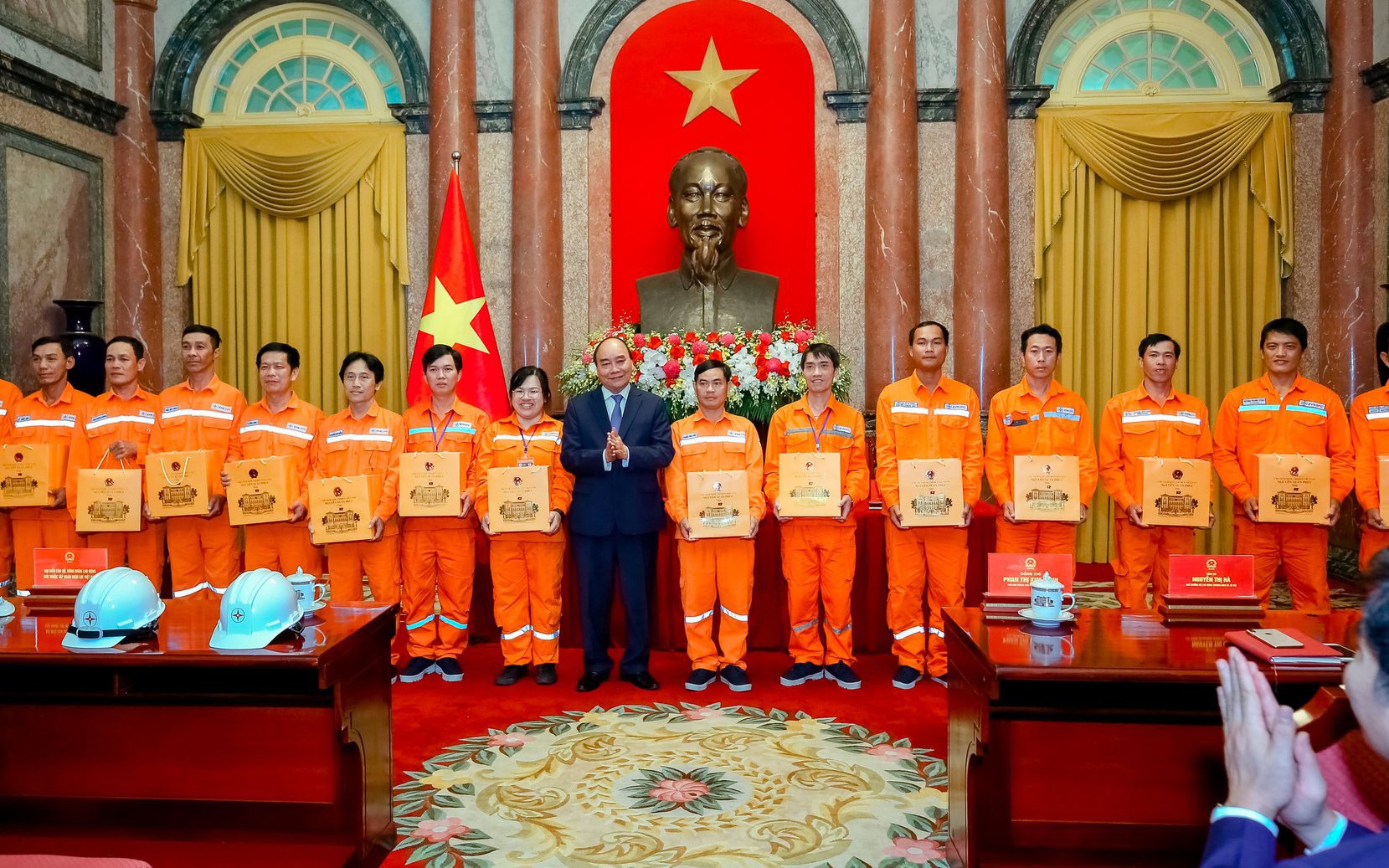 12 công nhân EVNCPC được vinh danh thợ giỏi cấp EVN năm 2022