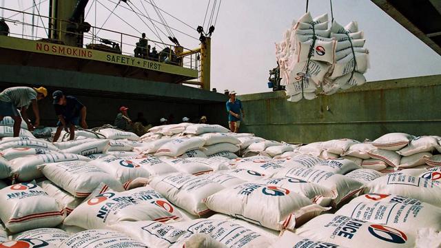 Xuất khẩu gạo tháng 10 tăng cao kỷ lục - Ảnh 1.