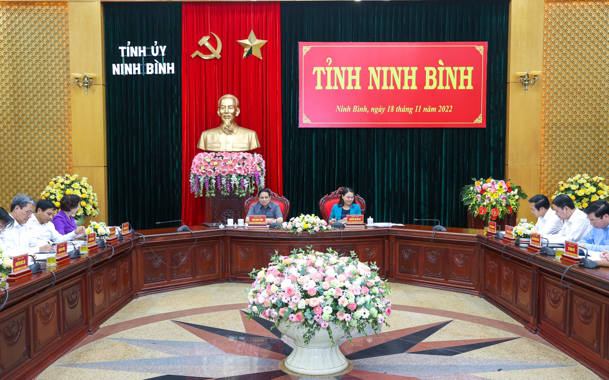 Thủ tướng Phạm Minh Chính làm việc với lãnh đạo tỉnh Ninh Bình