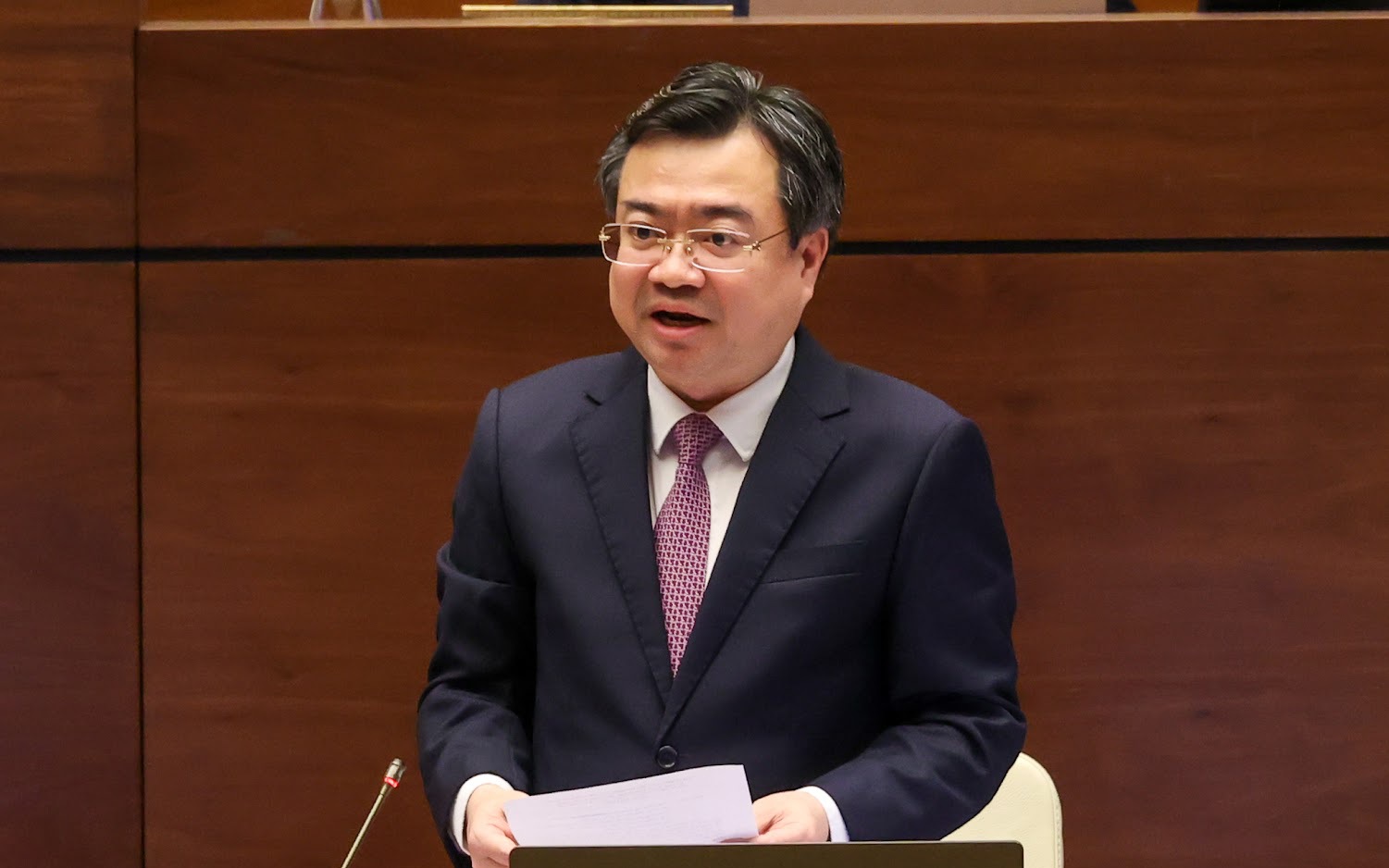 TỔNG THUẬT: Bộ trưởng Bộ Xây dựng Nguyễn Thanh Nghị trả lời chất vấn