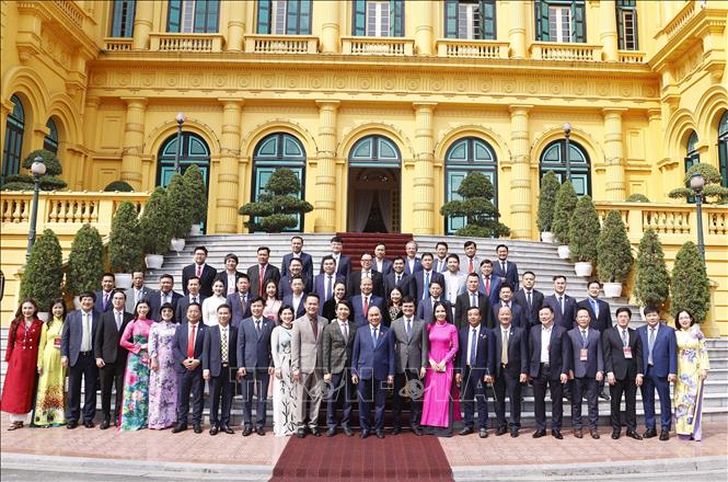 Chủ tịch nước Nguyễn Xuân Phúc gặp mặt các doanh nhân trẻ Việt Nam tiêu biểu năm 2022 - Ảnh 4.