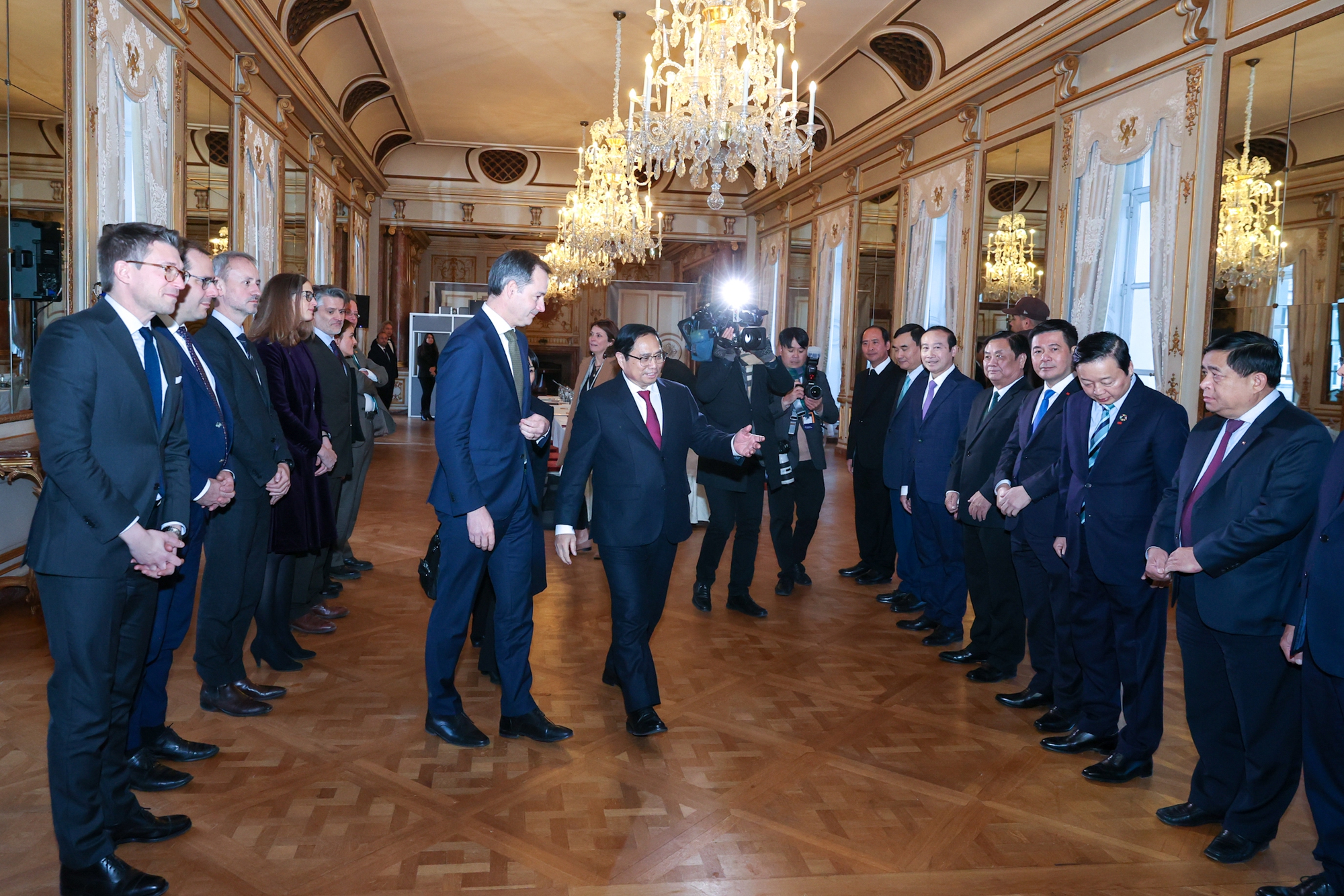 Chùm ảnh: Lễ đón chính thức Thủ tướng Phạm Minh Chính thăm Vương quốc Bỉ - Ảnh 5.