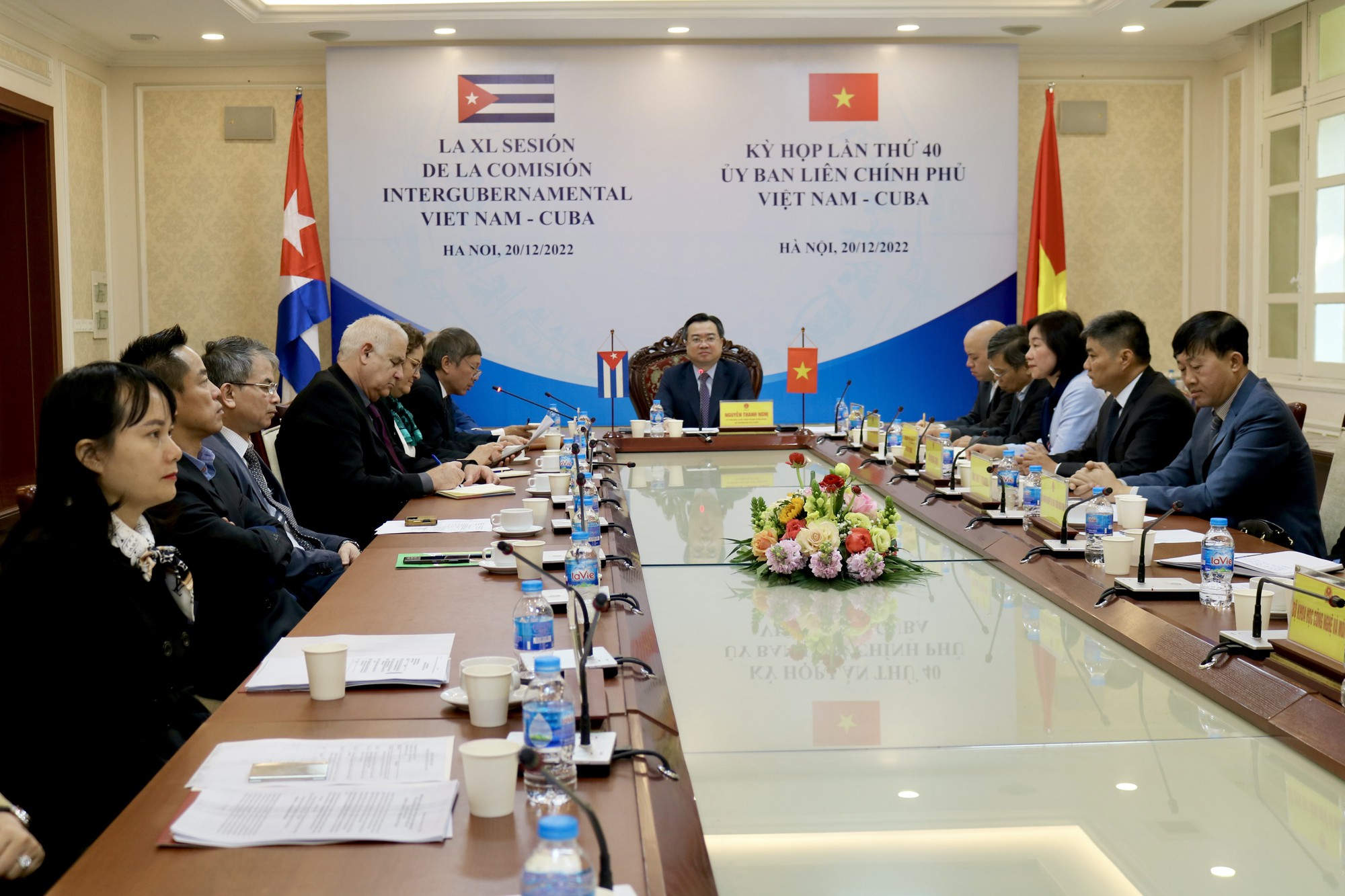 Uỷ ban liên Chính phủ Việt Nam - Cuba - Tình hữu nghị đang được tăng cường và phát triển ngày càng rộng lớn. Khám phá hình ảnh để cảm nhận sự đoàn kết, gắn bó giữa hai nước và những cơ hội hoạt động hợp tác trong tương lai.