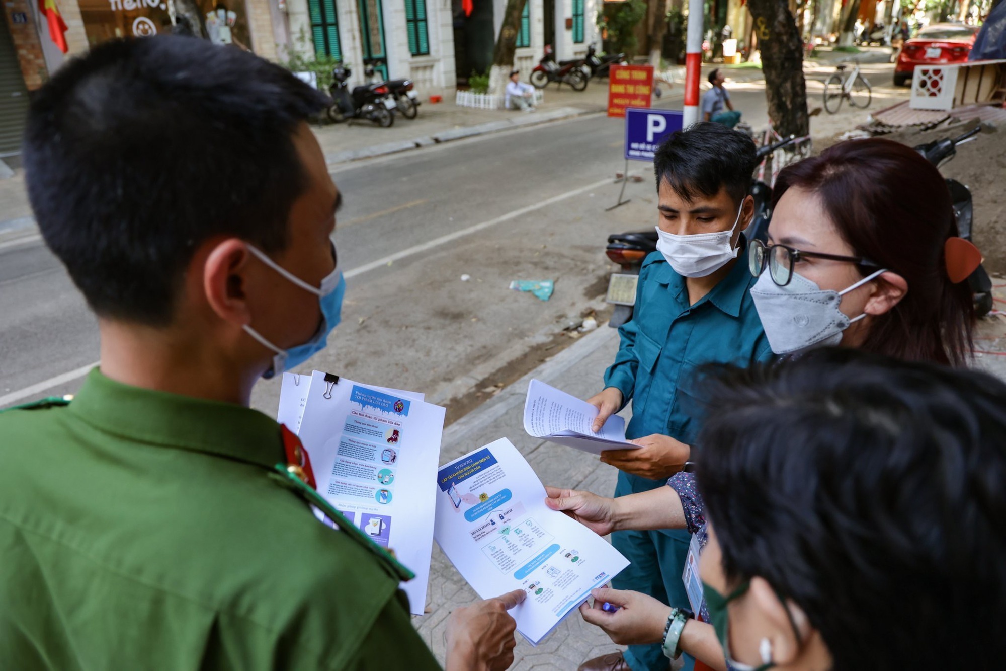 Đề án 06 của Chính phủ: Cắt giảm giấy tờ, thuận tiện và giảm chi phí của người dân - Ảnh 4.