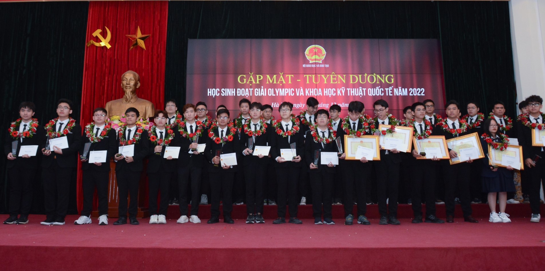 Tự hào với những tấm huy chương, khẳng định vị thế giáo dục Việt Nam - Ảnh 1.