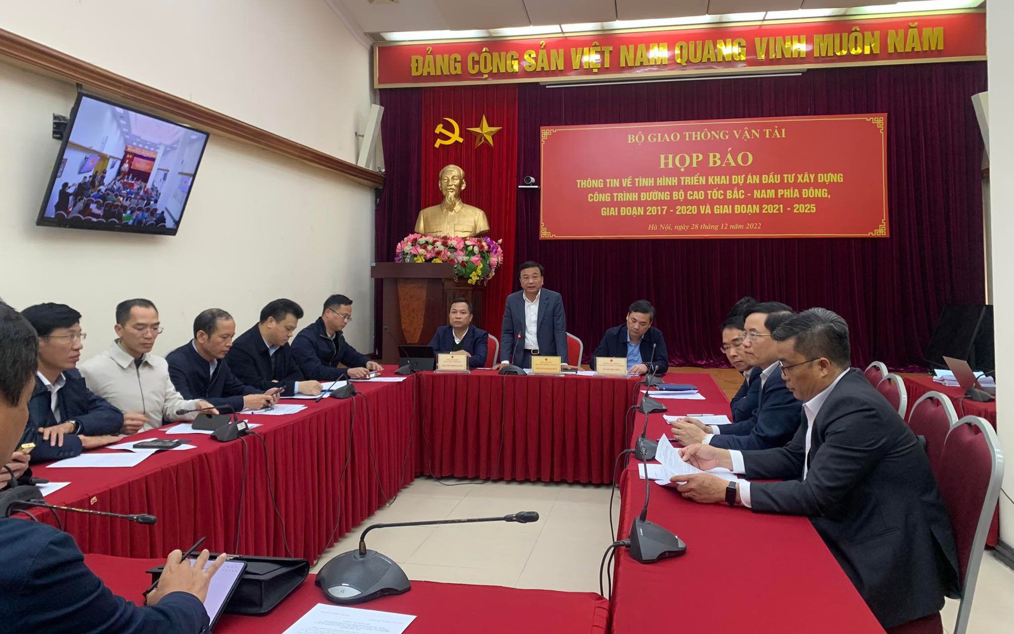 Khởi công đồng loạt 12 dự án; khánh thành, thông xe 4 dự án tuyến cao tốc Bắc-Nam