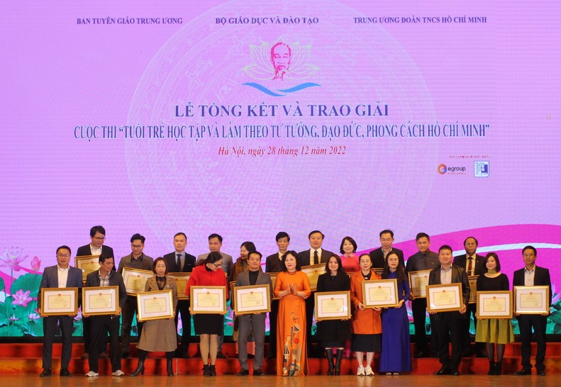 1,7 triệu thí sinh dự thi 'Tuổi trẻ học tập và làm theo tư tưởng, đạo đức, phong cách Hồ Chí Minh' - Ảnh 3.