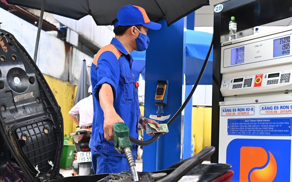 Đề xuất mức thuế BVMT đối với xăng, dầu năm 2023 như năm 2022