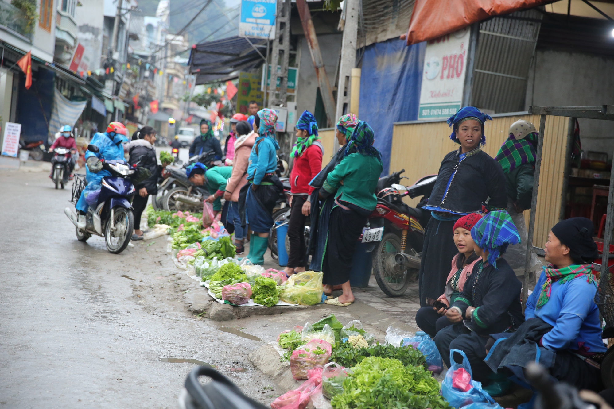 Sắc màu phiên chợ vùng cao Hoàng Su Phì - Ảnh 3.