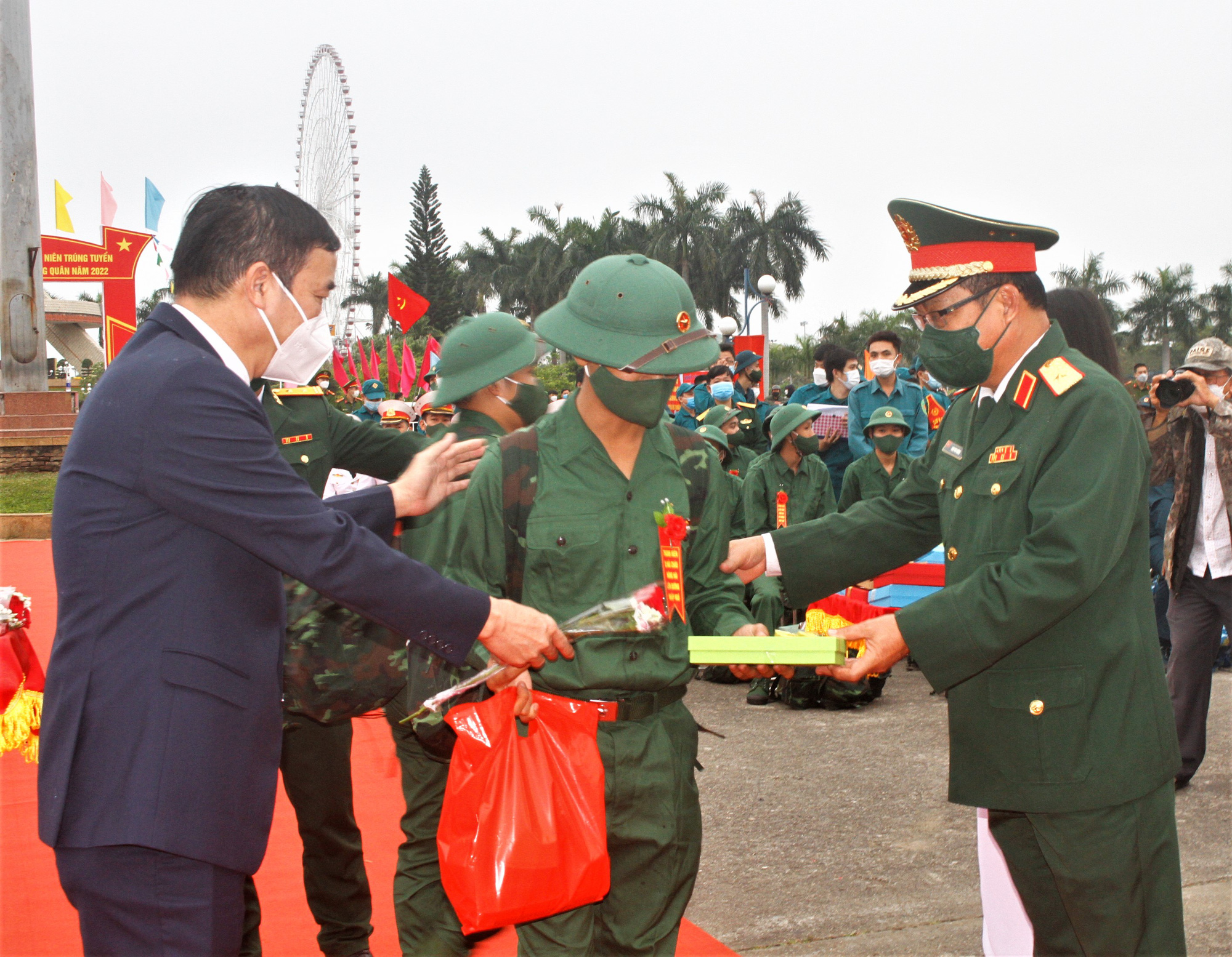 Quân khu 5: hơn 22.500 thanh niên lên đường nhập ngũ - Ảnh 2.