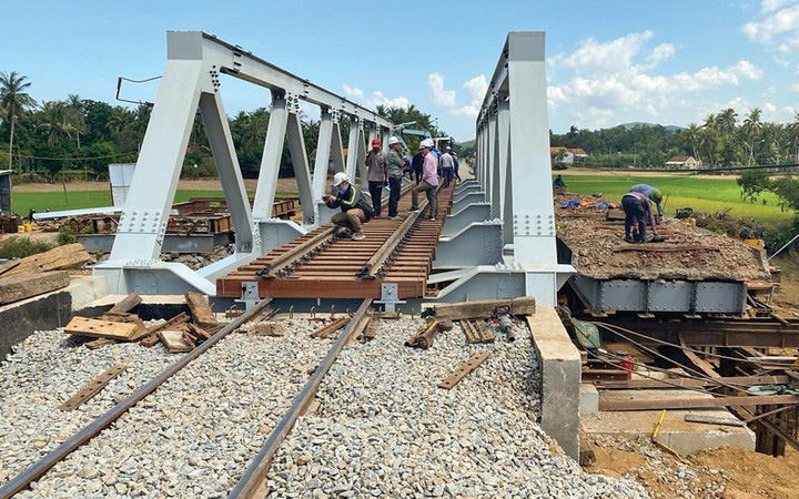 Nhiều dự án cải tạo, nâng cấp đường sắt Bắc - Nam chuẩn bị khởi công
