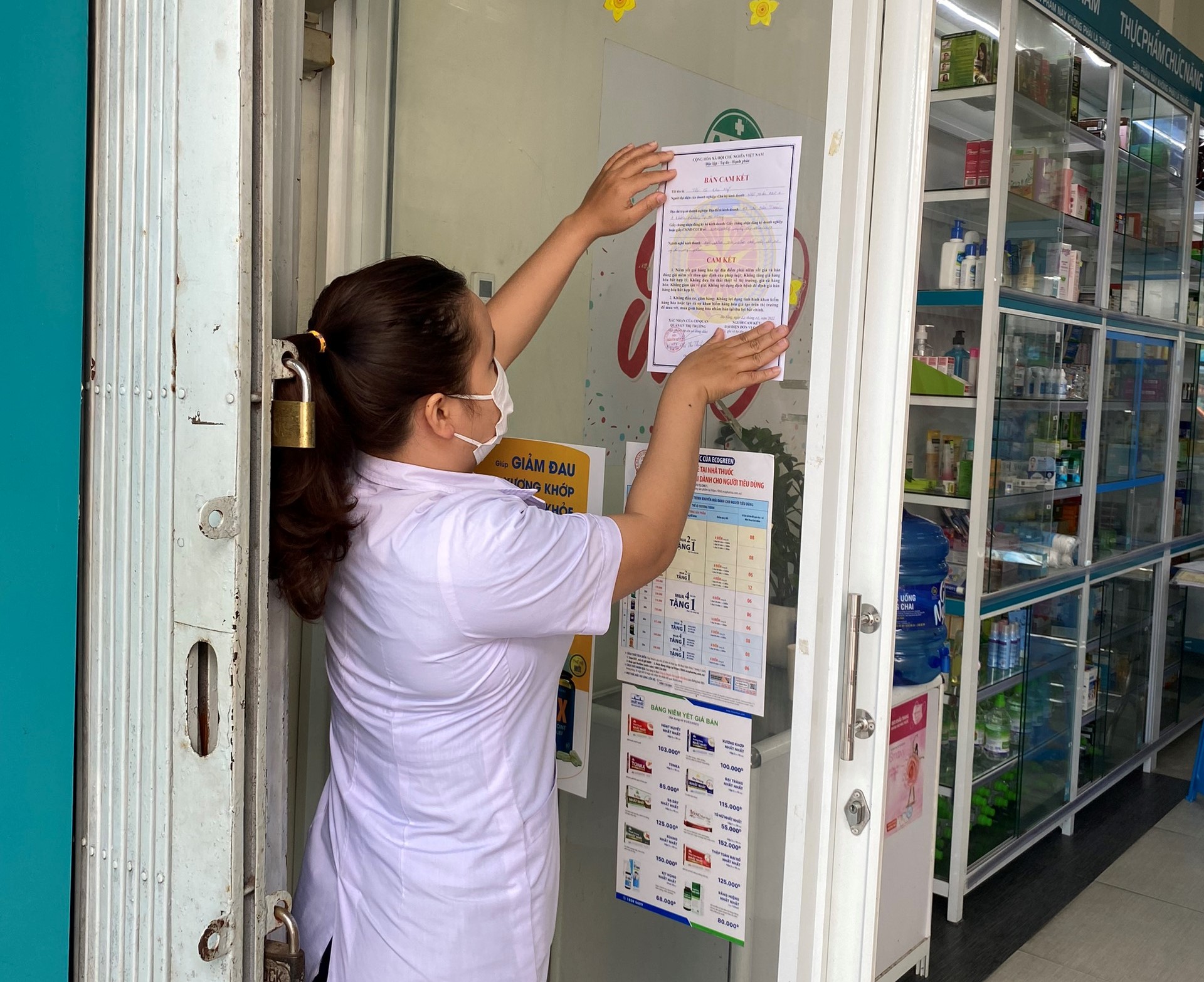 Đà Nẵng tăng cường kiểm tra kiểm soát kit test COVID-19, không để “loạn” giá  - Ảnh 4.