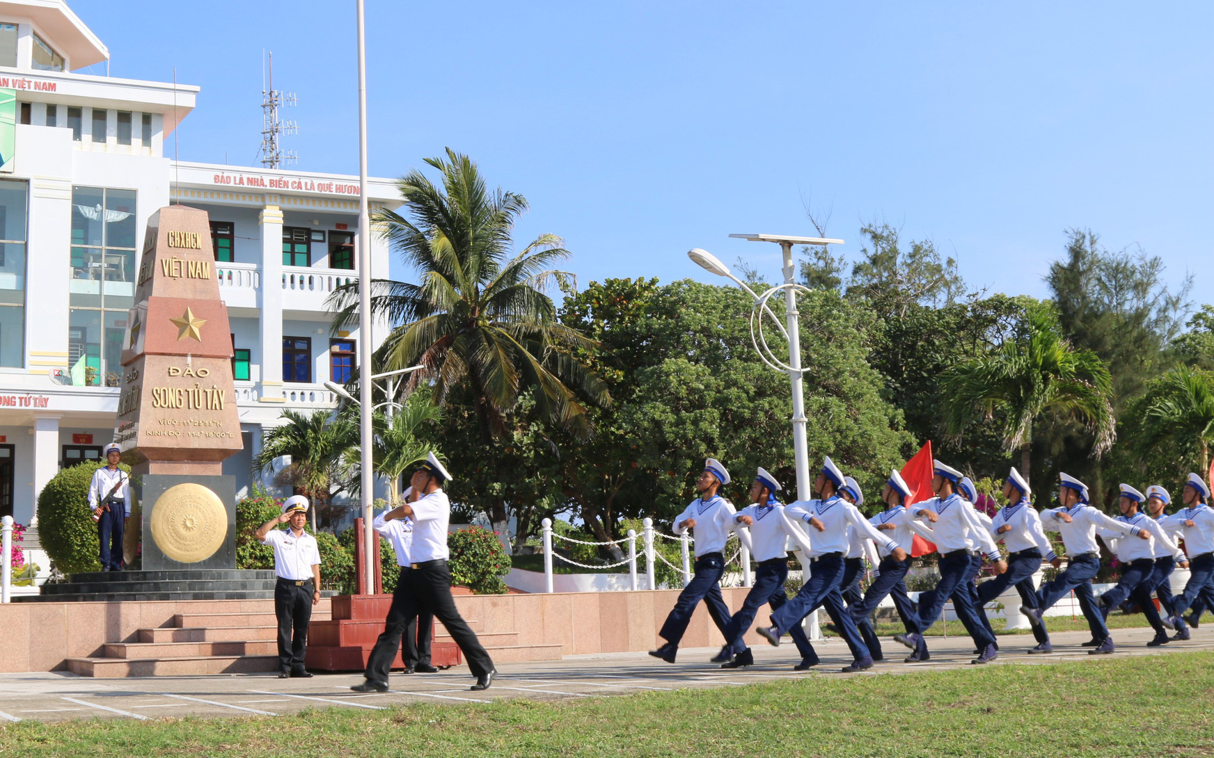 Đặc biệt lưu ý việc quy hoạch xây dựng huyện đảo Trường Sa