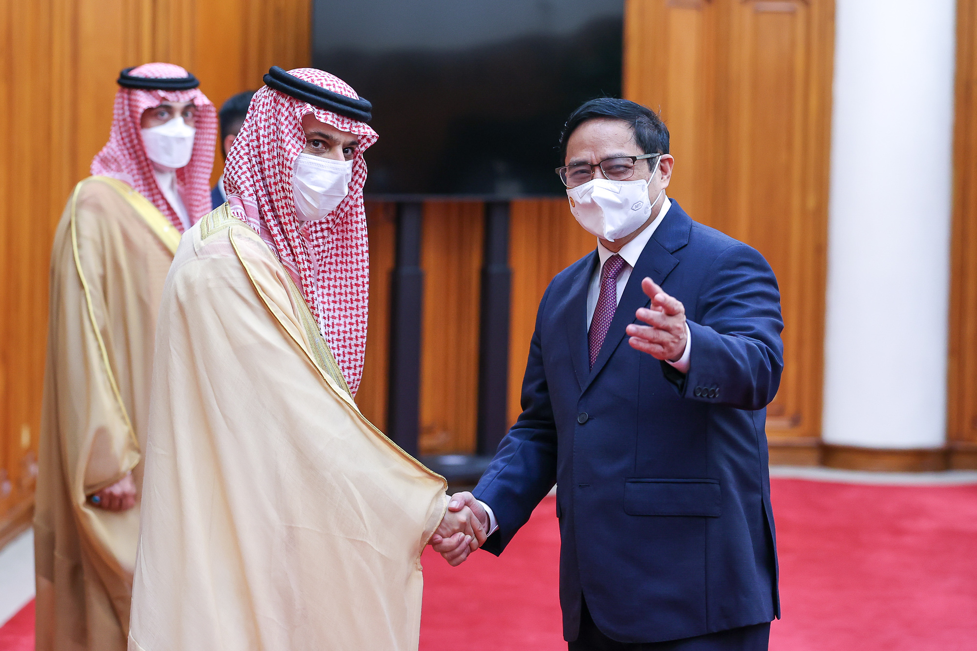 Thủ tướng Phạm Minh Chính tiếp Bộ trưởng Ngoại giao Saudi Arabia Faisal Bin Farhan Al Saud - Ảnh 2.