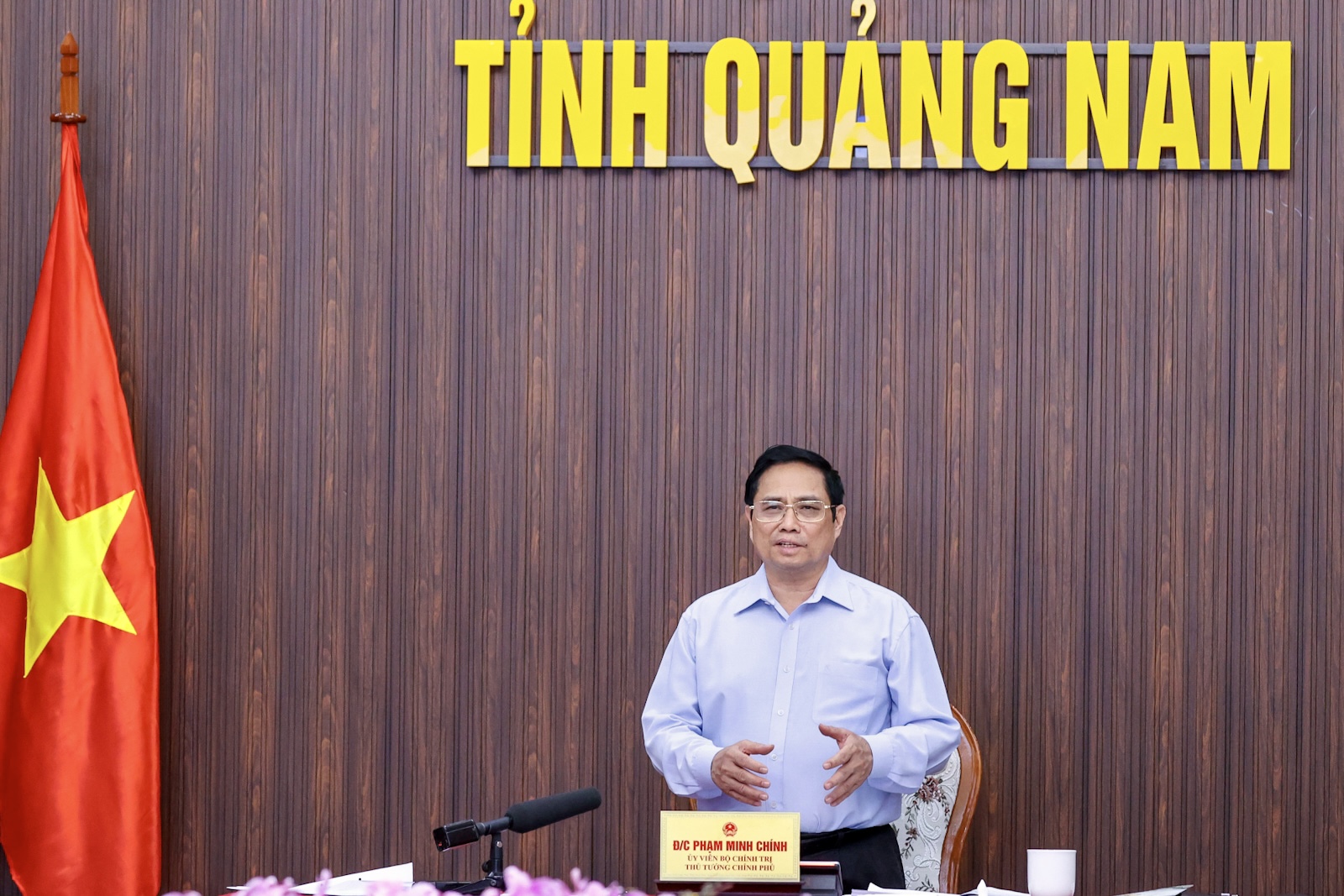 Thủ tướng Phạm Minh Chính: Dùng nguồn vốn công để dẫn dắt, kích hoạt đầu tư tư nhân - Ảnh 2.