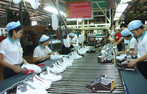 Lần đầu tiên, Việt Nam chiếm trên 10% thị phần giày xuất khẩu toàn cầu - Ảnh 1.