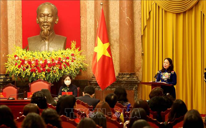 Phó Chủ tịch nước gặp gỡ đại biểu cán bộ nữ ngành ngân hàng