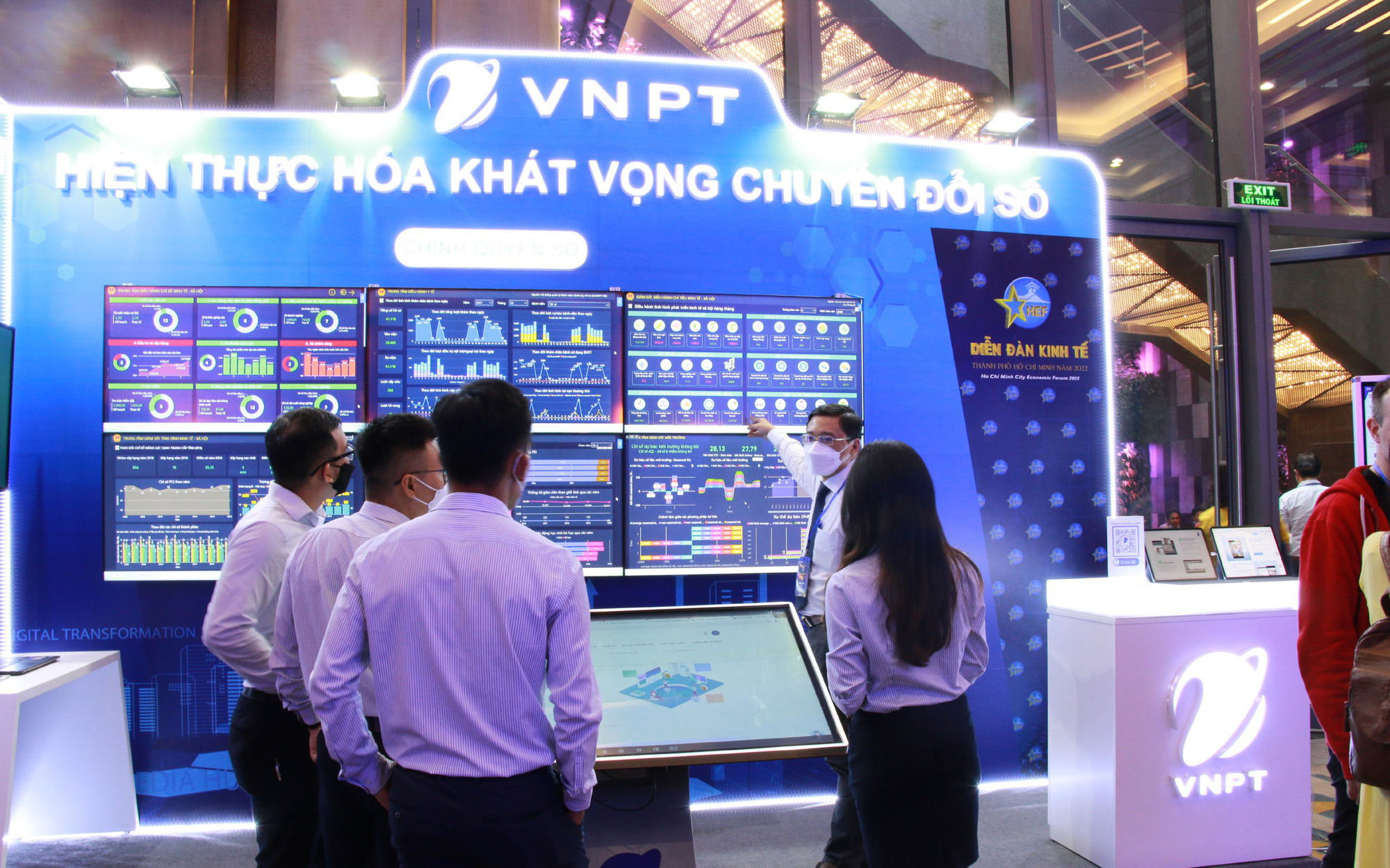 VNPT ph&#244; diễn sức mạnh c&#244;ng nghệ Việt