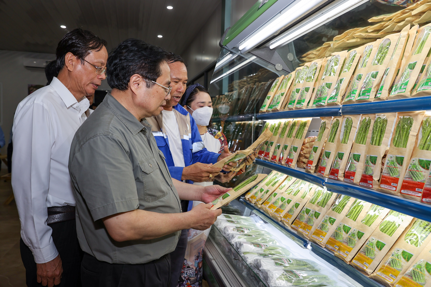 Thủ tướng khảo sát một số công trình, dự án lớn tại Ninh Thuận - Ảnh 16.