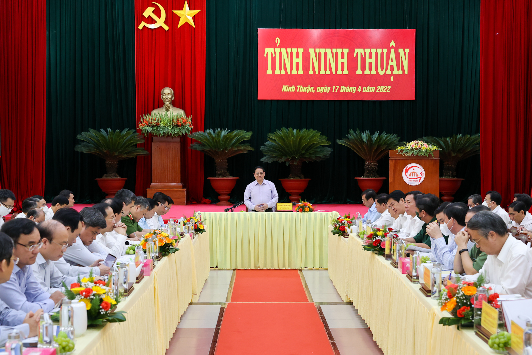 Thủ tướng Phạm Minh Chính làm việc với Ban Thường vụ Tỉnh ủy Ninh Thuận - Ảnh 3.
