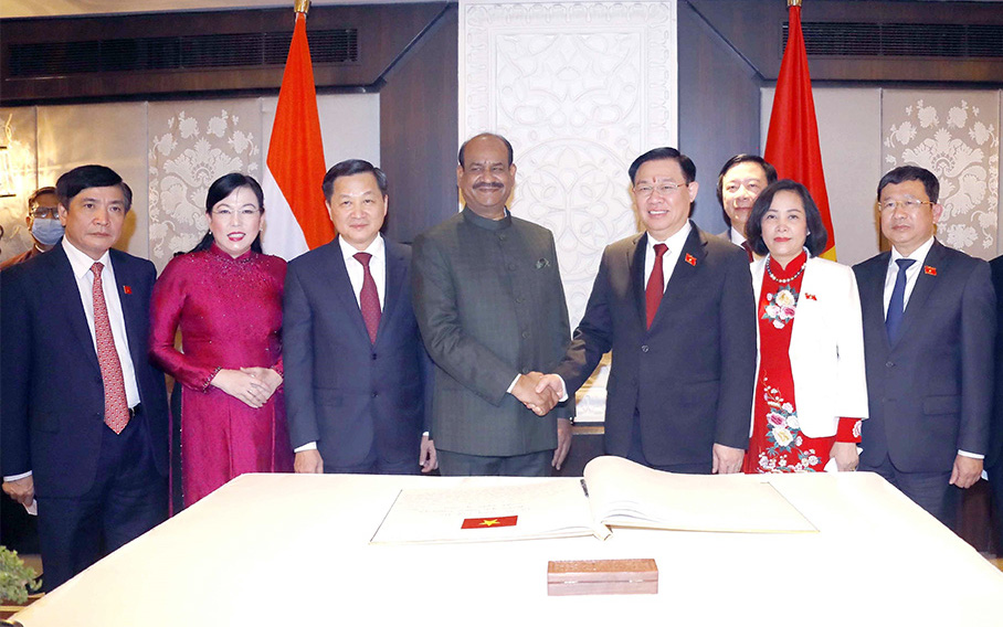 Chủ tịch Hạ nghị viện Ấn Độ thăm chính thức Việt Nam