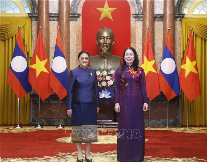 Phó Chủ tịch nước Võ Thị Ánh Xuân hội đàm với Phó Chủ tịch nước Lào Pany Yathotou - Ảnh 1.