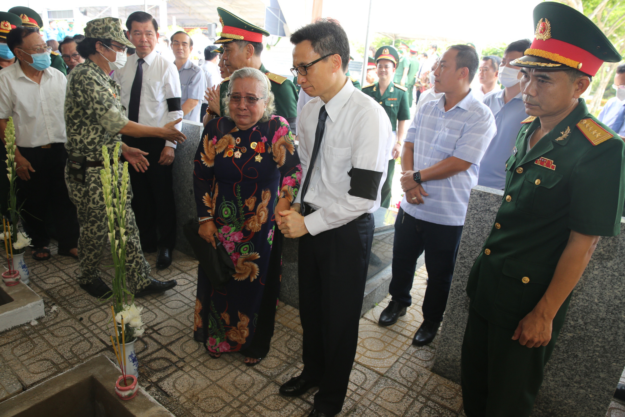 Phó Thủ tướng Vũ Đức Đam dự lễ truy điệu và an táng 28 hài cốt liệt sĩ tại Đồng Nai - Ảnh 6.