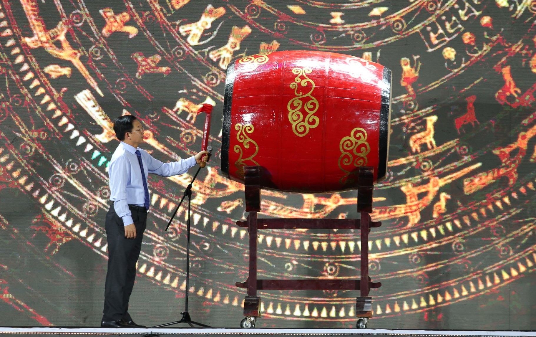 Bình Định: khởi động mùa lễ hội du lịch biển sôi động - Ảnh 1.