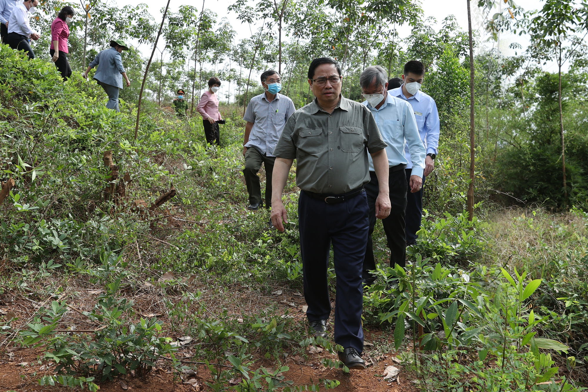 Thủ tướng khảo sát thực địa tại khu vực suối Mã Đà nằm giữa Bình Phước và Đồng Nai.