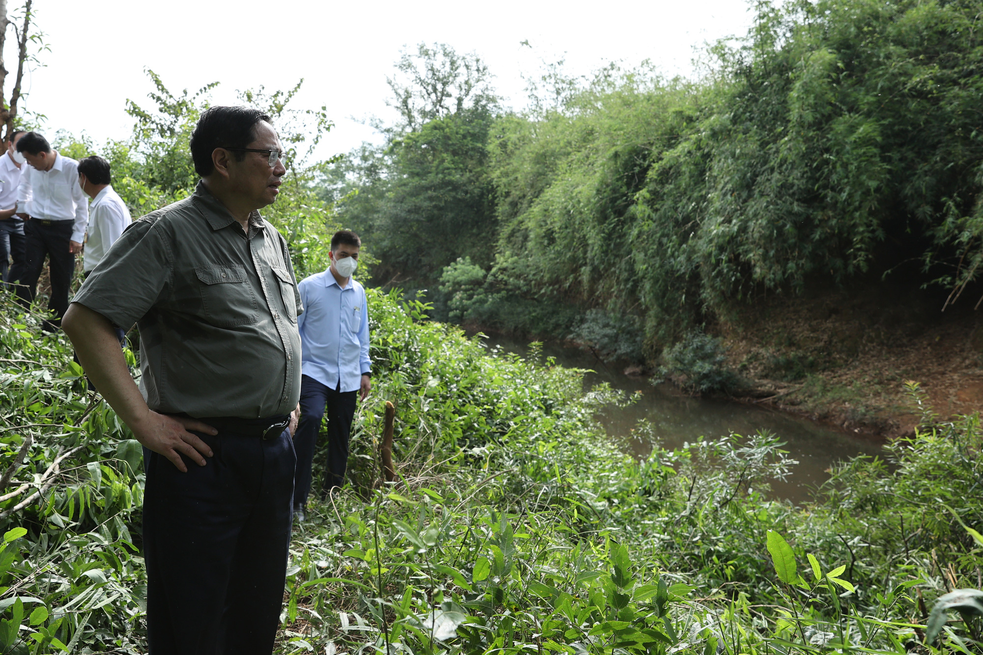 Thủ tướng khảo sát thực địa tại khu vực suối Mã Đà nằm giữa Bình Phước và Đồng Nai.
