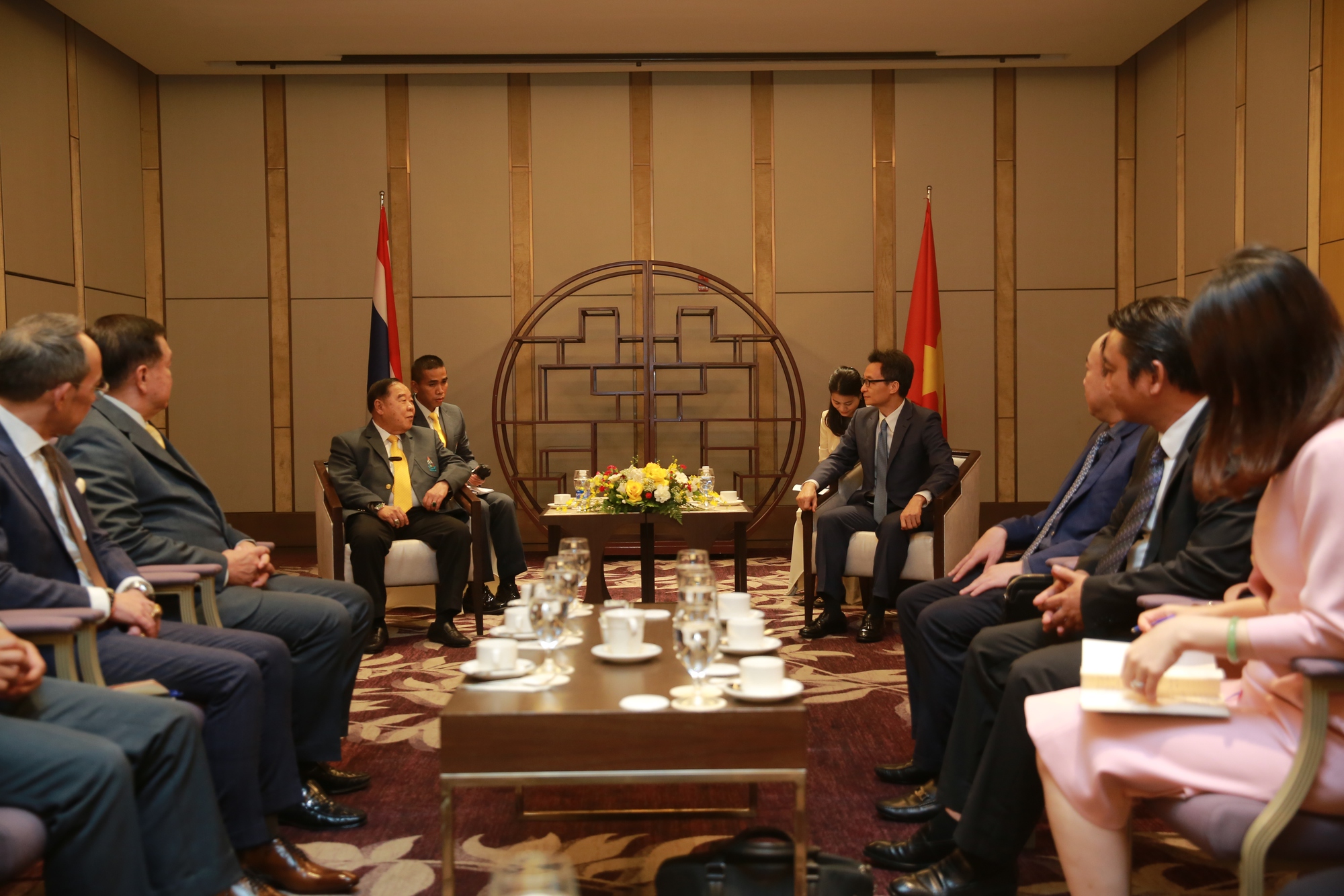 Phó Thủ tướng Vũ Đức Đam tiếp Phó Thủ tướng kiêm Chủ tịch Ủy ban Olympic quốc gia Thái Lan - Ảnh 2.