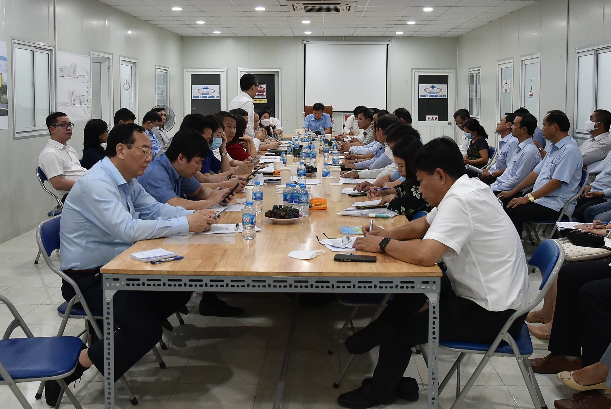 Bệnh viện Ung bướu Cần Thơ hoàn thành sớm ngày nào bà con được hưởng lợi ngày đó - Ảnh 5. Bệnh viện Ung bướu Cần Thơ hoàn thành sớm ngày nào bà con được hưởng lợi ngày đó - Ảnh 5.