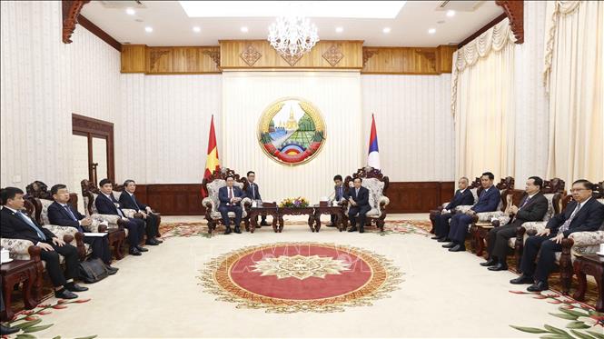 Chủ tịch Quốc hội Vương Đình Huệ hội kiến Thủ tướng Lào Phankham Viphavanh - Ảnh 3.