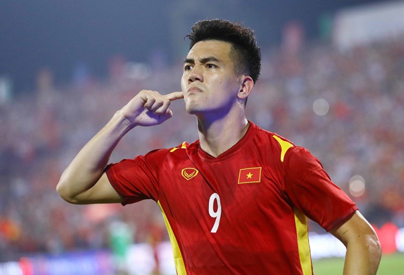 Bố cầu thủ Tiến Linh nói gì sau khi con trai ghi bàn thắng đầu tiên cho  tuyển Việt Nam ở trận đấu đêm qua?