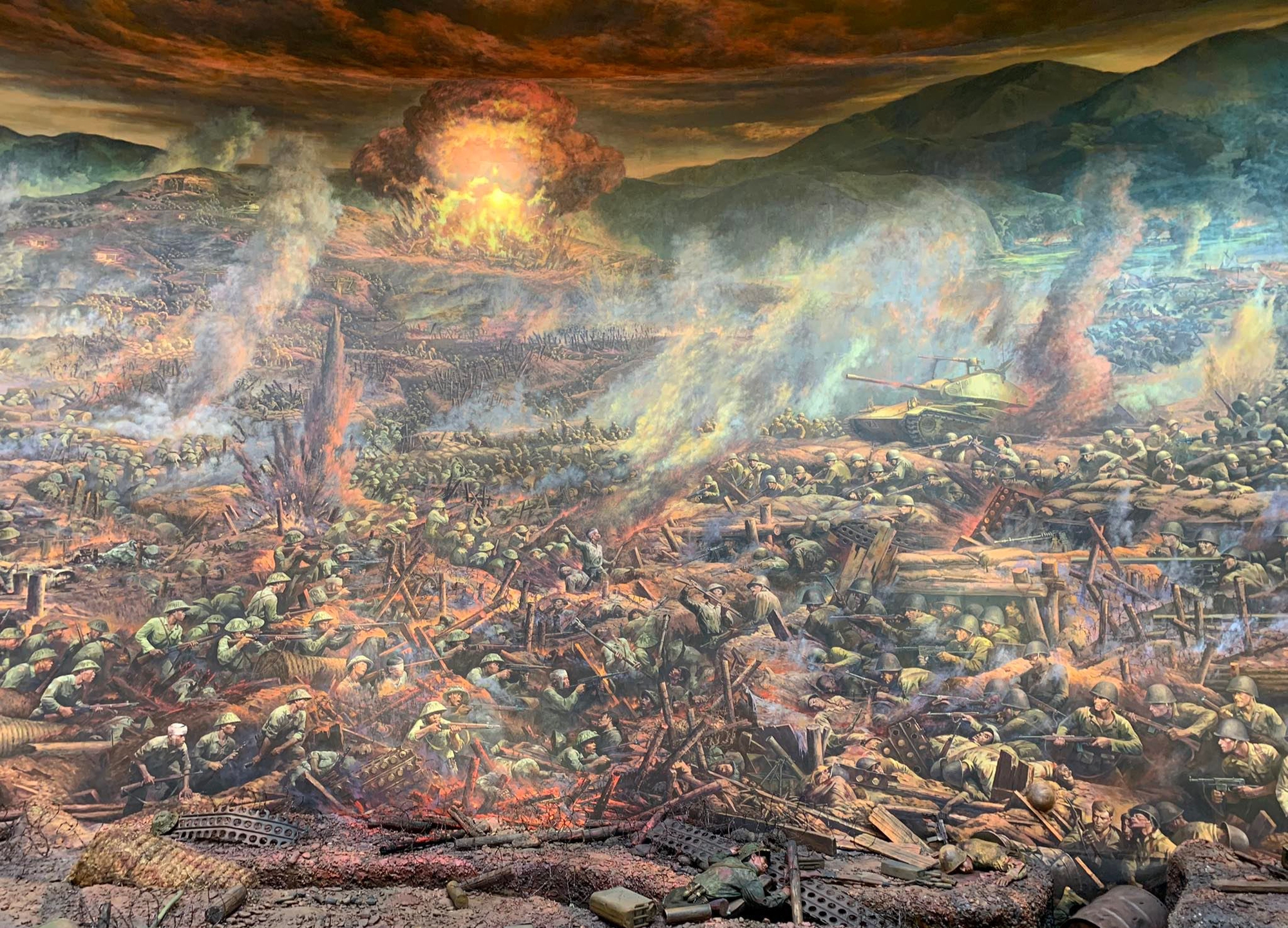 Ấn tượng tranh panorama tái hiện Chiến thắng Điện Biên - Ảnh 8.
