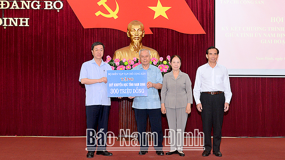 Tỉnh ủy Nam Định và Tạp chí Cộng sản ký kết Chương trình phối hợp tuyên truyền - Ảnh 3.