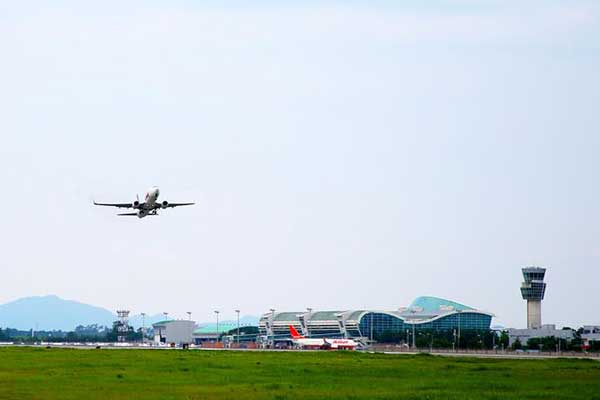 Thêm một sân bay quốc tế Hàn Quốc nối lại chuyến bay tới Việt Nam - Ảnh 1.