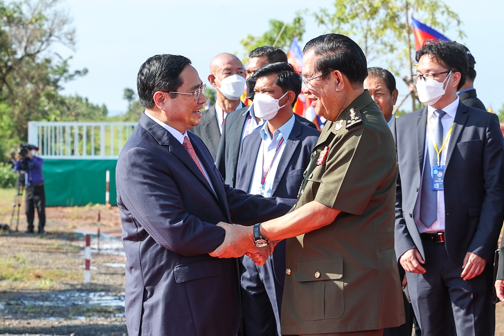 Thủ tướng Campuchia: Luôn ghi nhớ sự giúp đỡ của Việt Nam trên hành trình lật đổ chế độ diệt chủng Pol Pot - Ảnh 1.