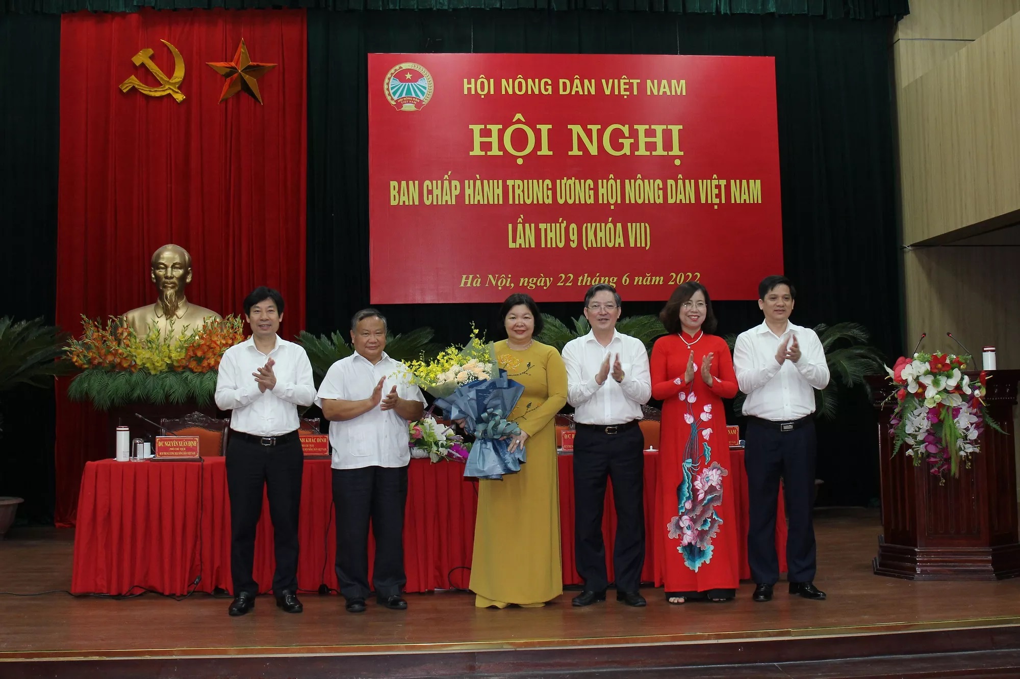 Nữ Phó Chủ tịch UBND tỉnh được bầu giữ chức Phó Chủ tịch BCH Trung ương Hội Nông dân Việt Nam - Ảnh 1.