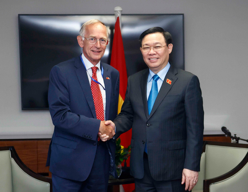 Chủ tịch Quốc hội gặp đại diện các doanh nghiệp Anh đầu tư tại Việt Nam - Ảnh 3.