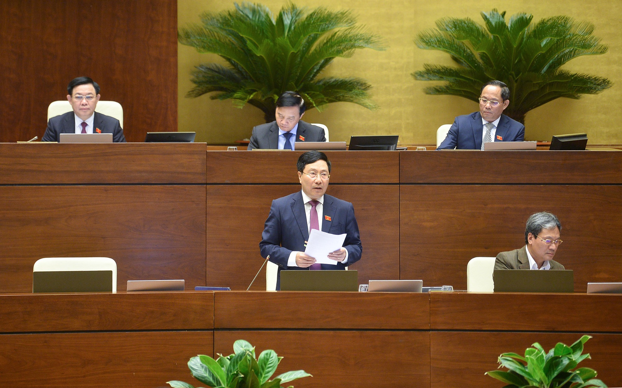Phó Thủ tướng Thường trực báo cáo giải trình nhiều vấn đề cử tri quan tâm - Ảnh 4.